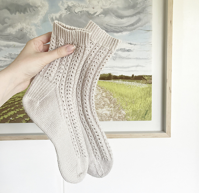 Petal Drop Socks